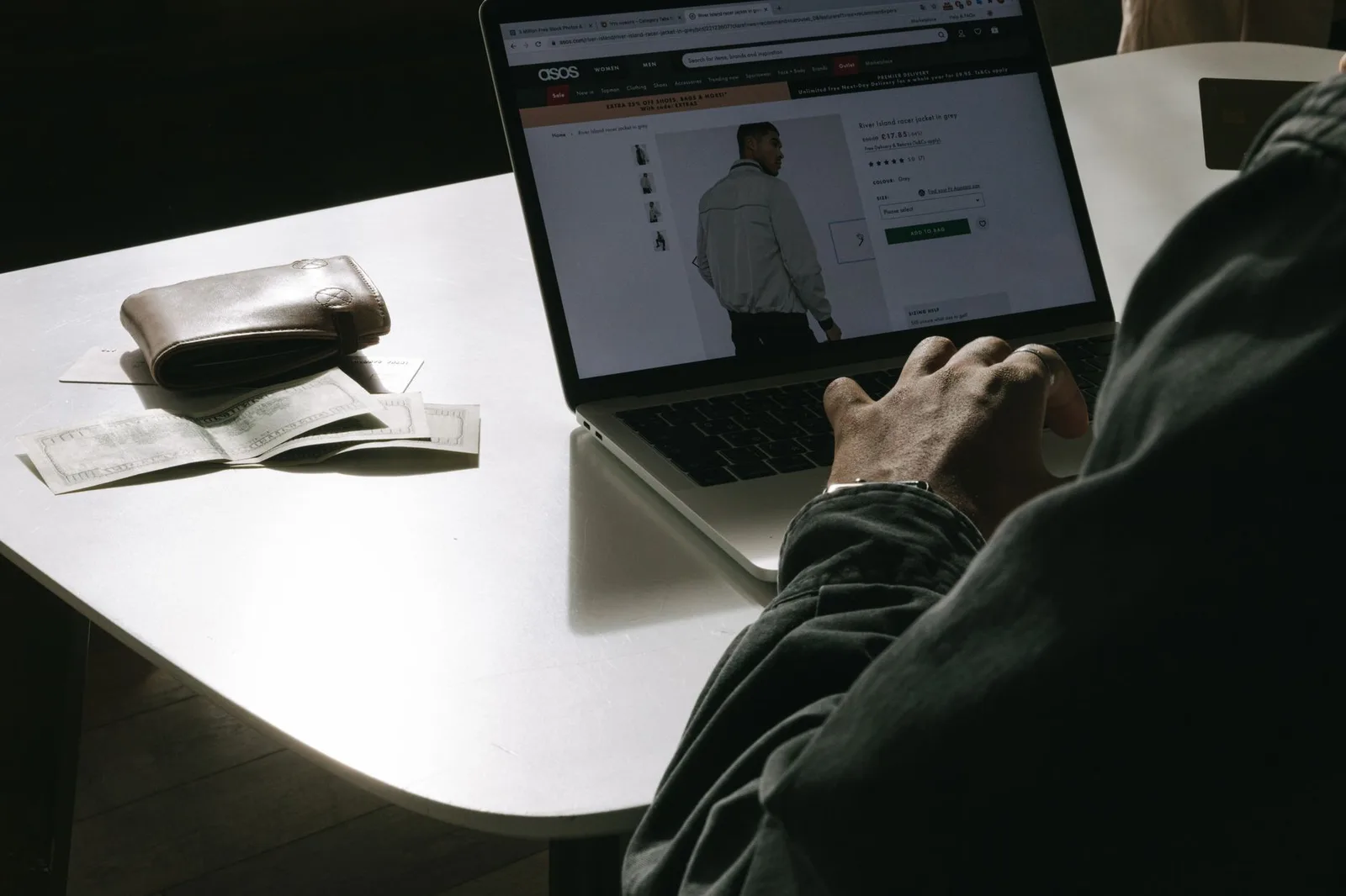 Venta de servicios digitales con tasa BCV dinámica